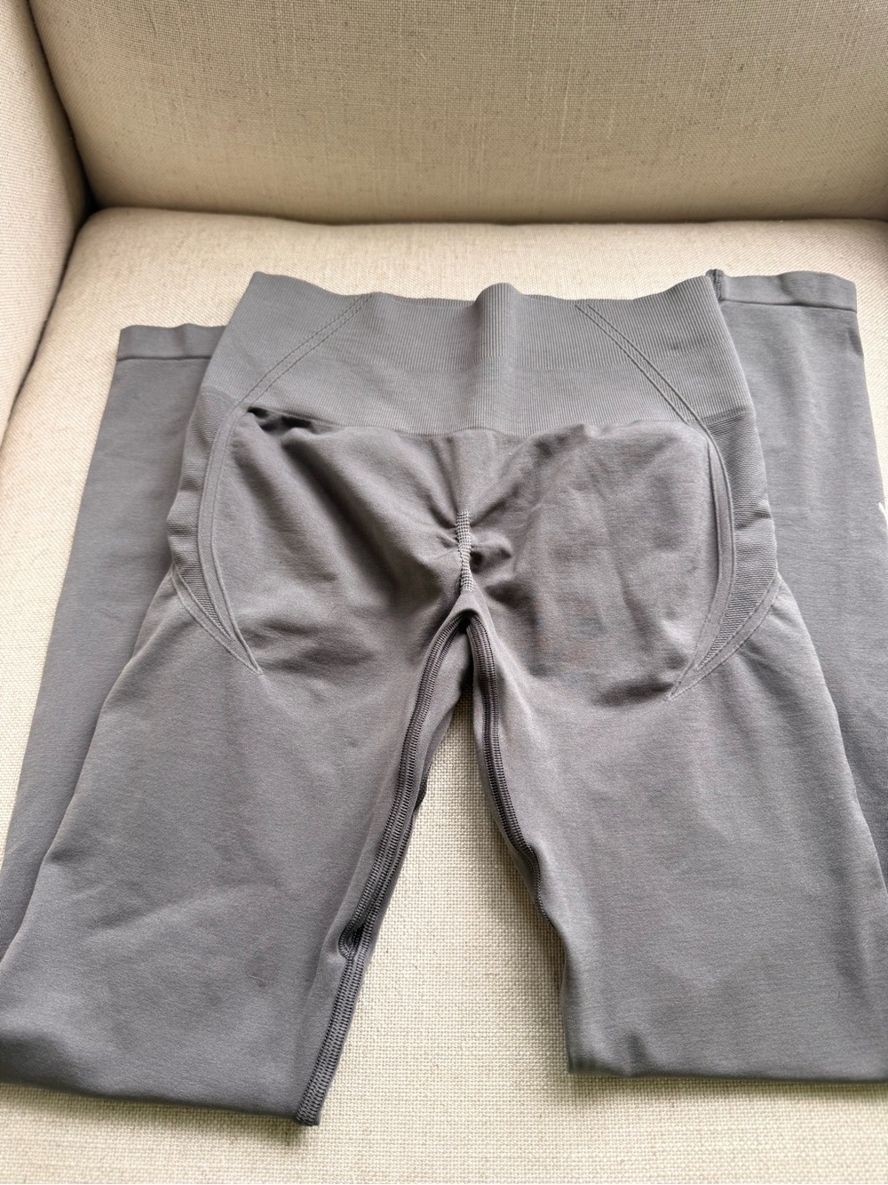 Oner Active EffortlessLift Ash Gray Leggings - Small - Short - Picture 6 of 9